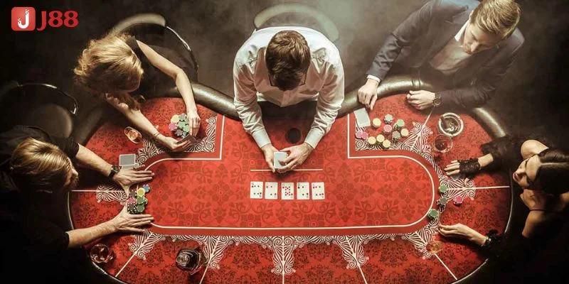 Ván chơi Poker tại J88 có quy định luật cược rất rõ ràng.